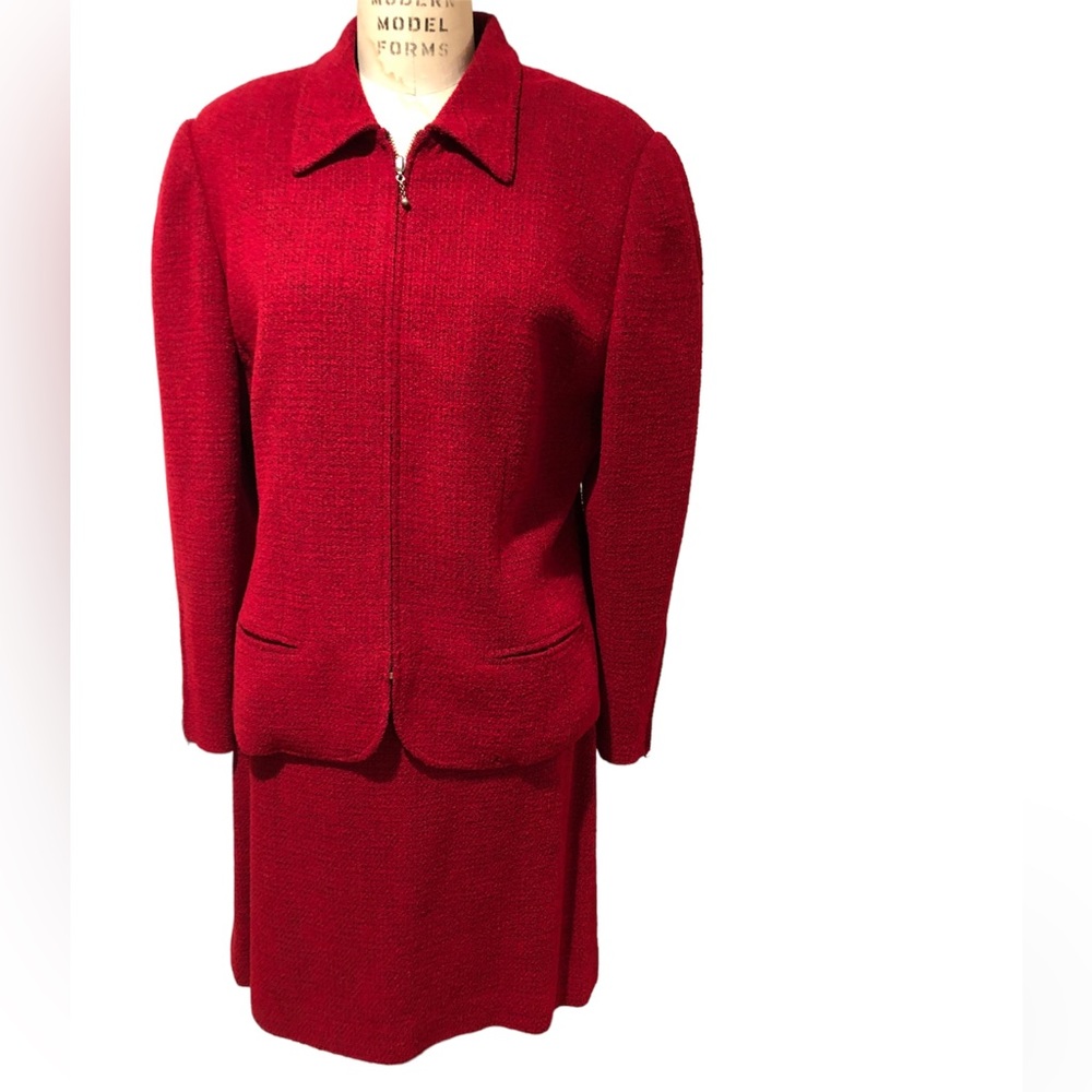 Liz Claiborne women’s 2-piece red suit size 14 petite